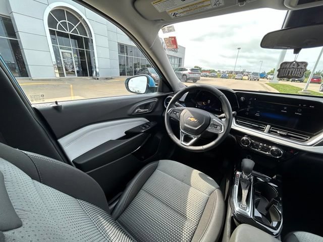 Used 2026 Chevrolet Trax LT w/ Driver Confidence Package FWD image 29