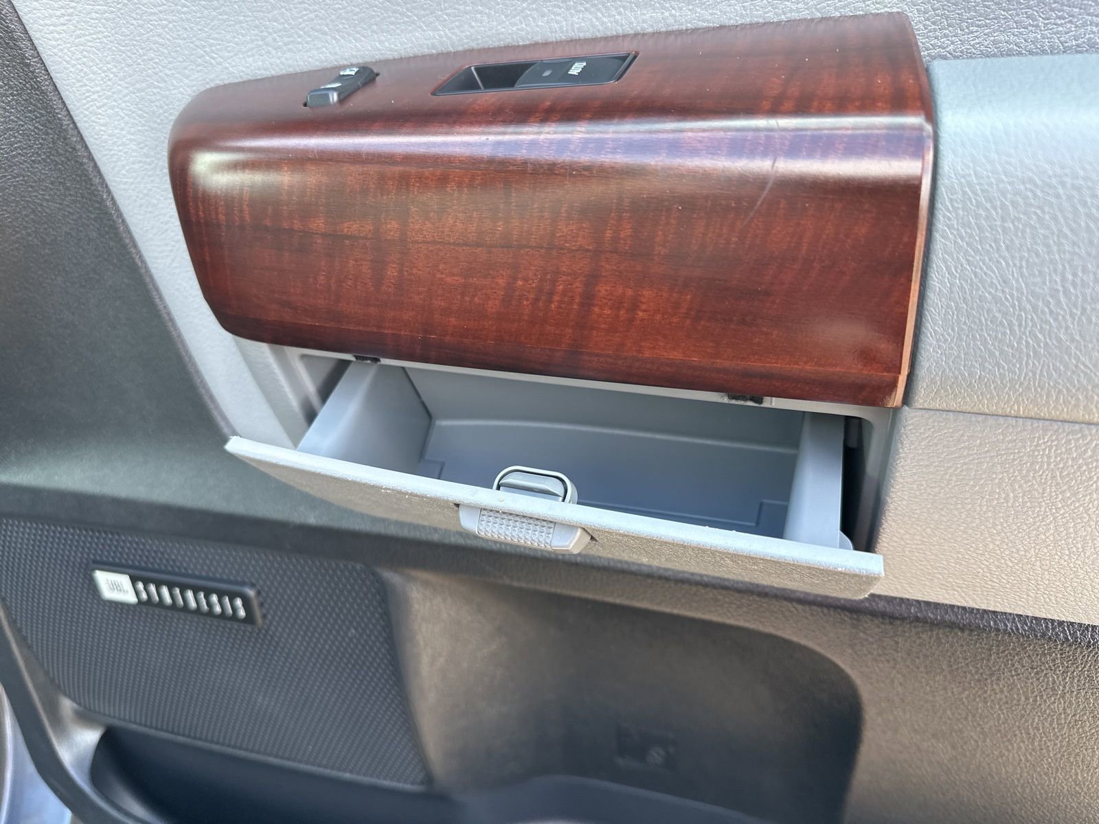 Used 2014 Toyota Sequoia Platinum AWD/4WD image 61