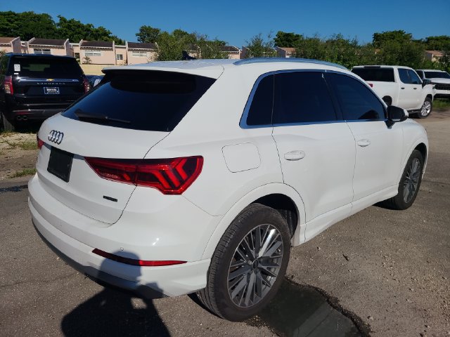 Used 2022 Audi Q3 2.0T Premium w/ Convenience Package AWD/4WD image 3
