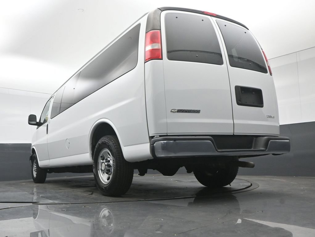 Used 2017 Chevrolet Express 3500 LT w/ LT Preferred Equipment Group RWD image 48