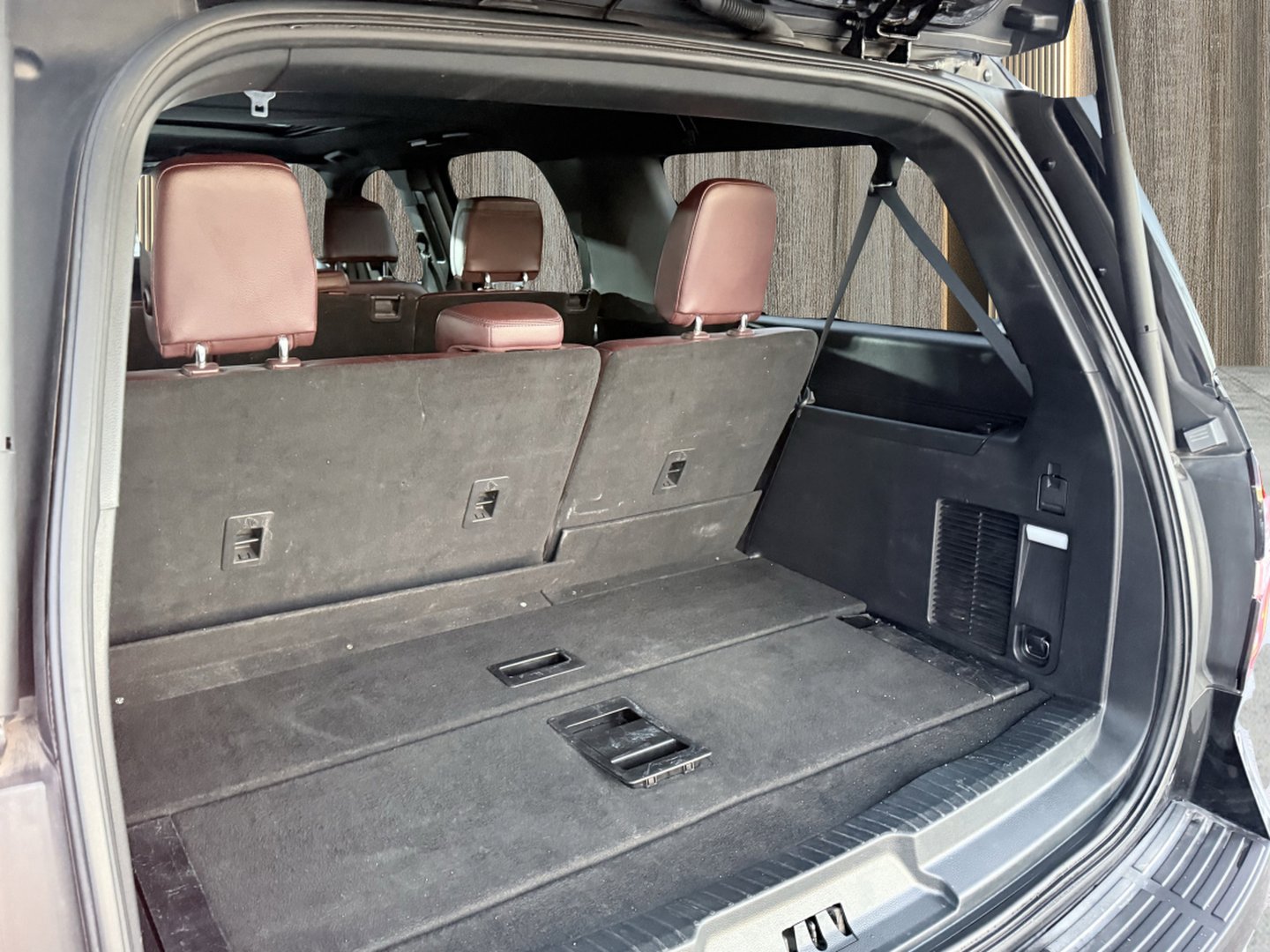 Used 2023 Ford Expedition Max Limited image 13