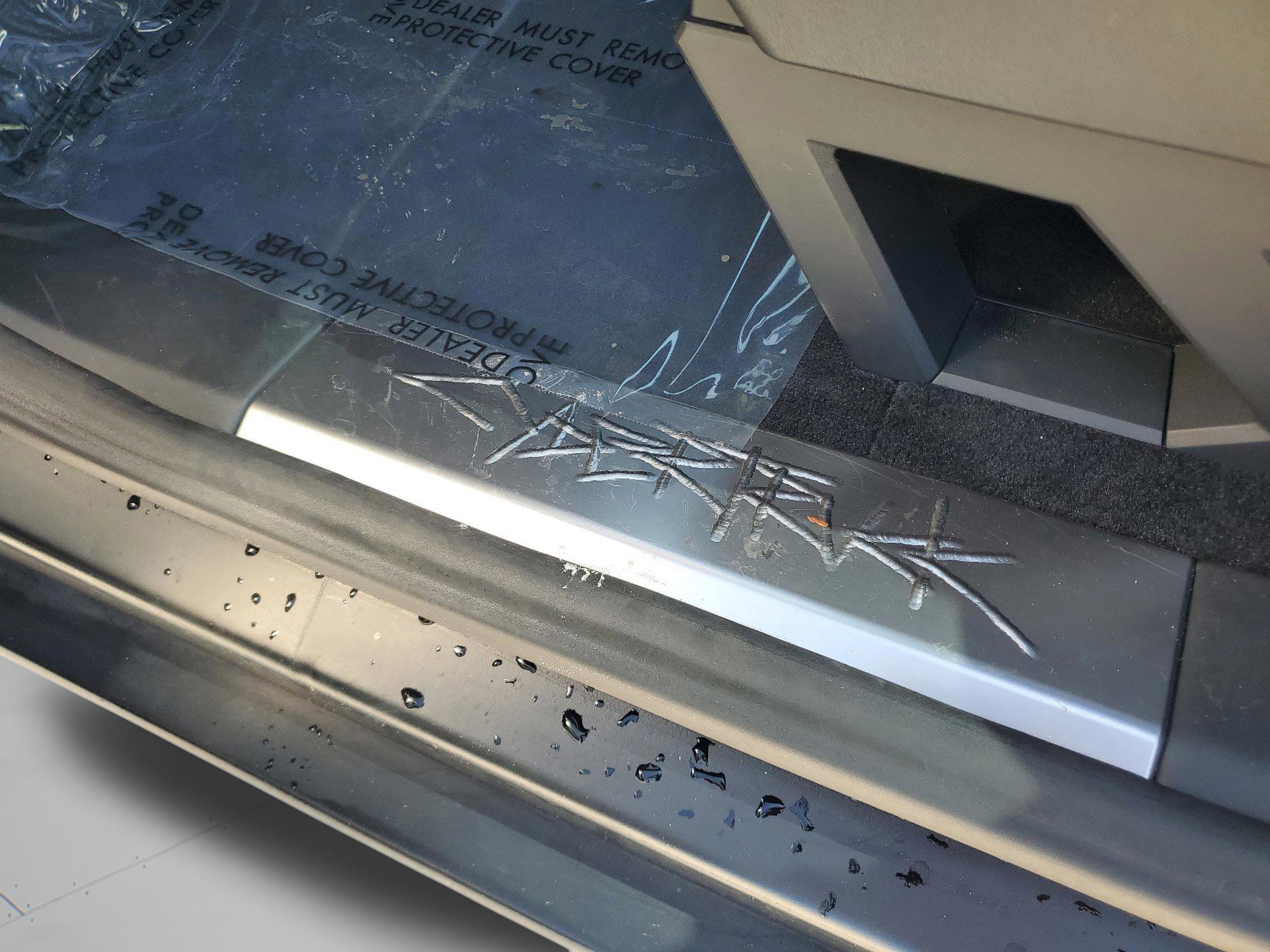 Used 2024 Tesla Cybertruck AWD Crew Cab image 15