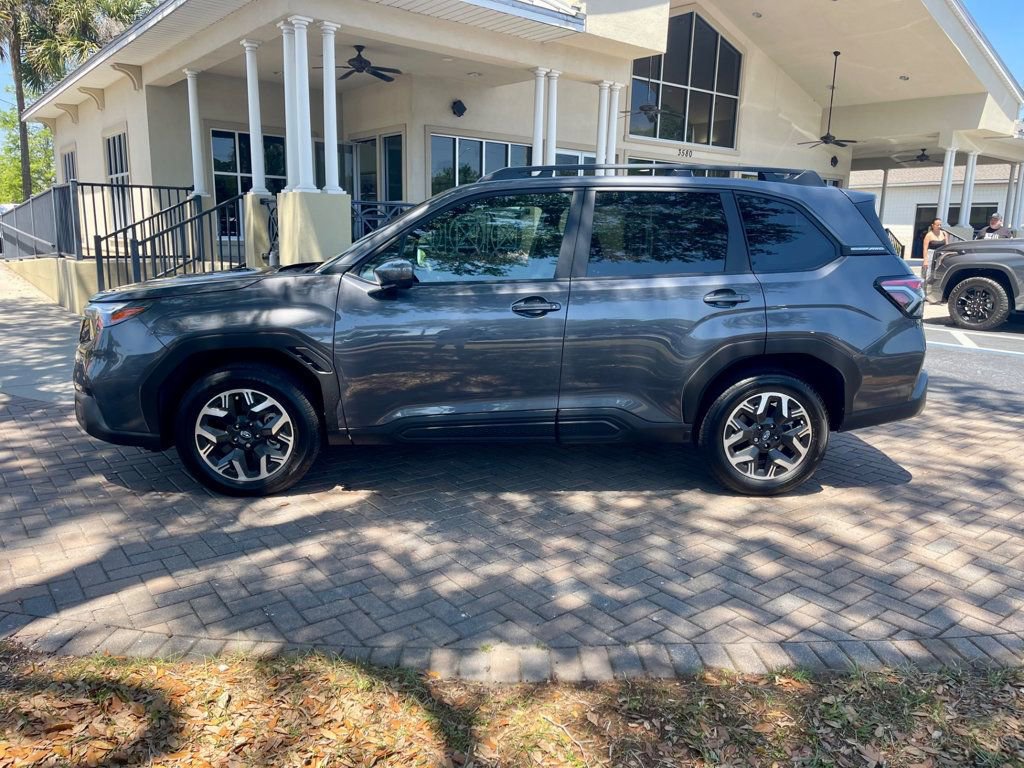 Used 2025 Subaru Forester Premium w/ Convenience Package #1 AWD/4WD image 2