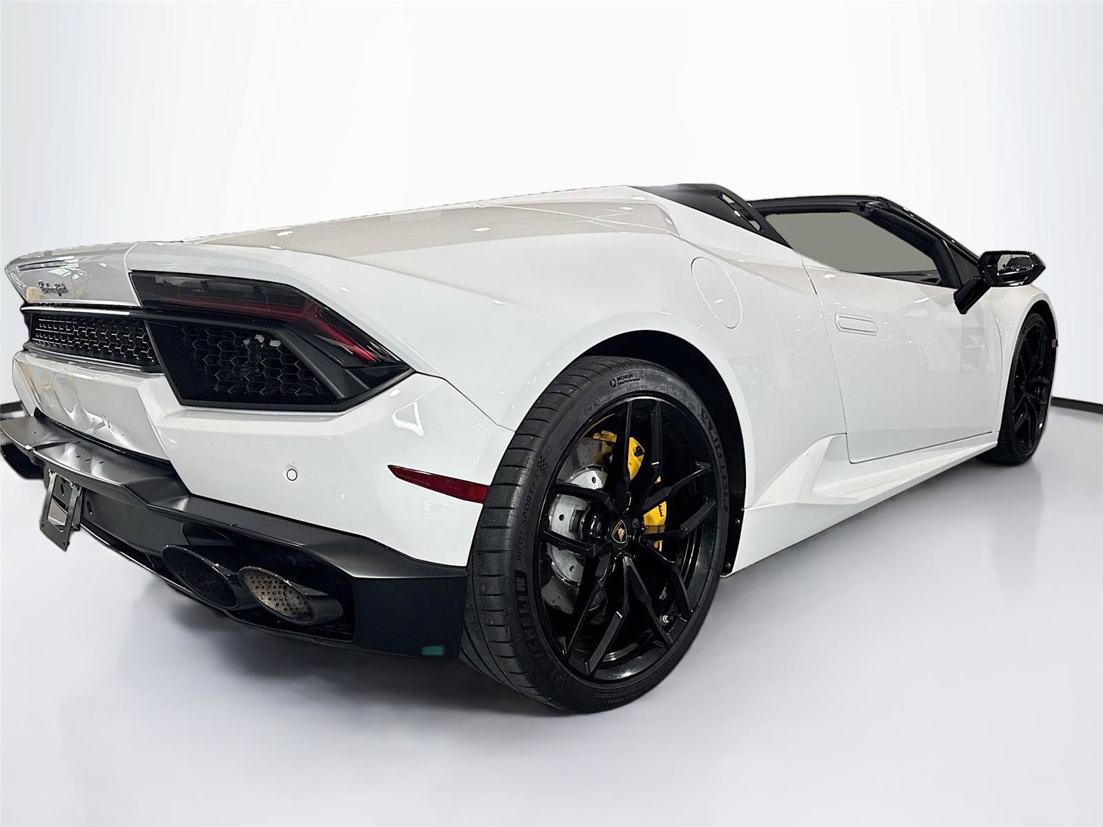 Used 2018 Lamborghini Huracan LP 580-2 RWD image 5