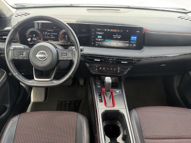 Used 2025 Nissan Kicks SR FWD image 14