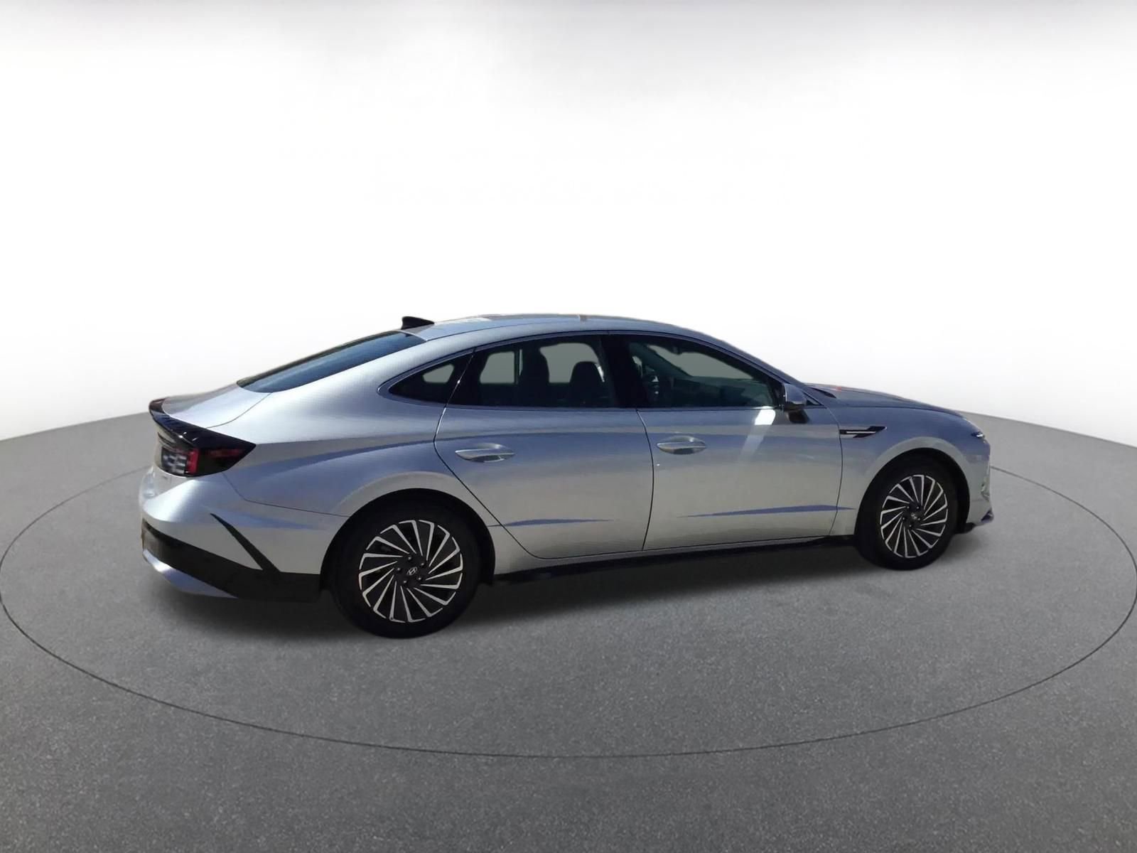 Used 2025 Hyundai Sonata SEL FWD image 15