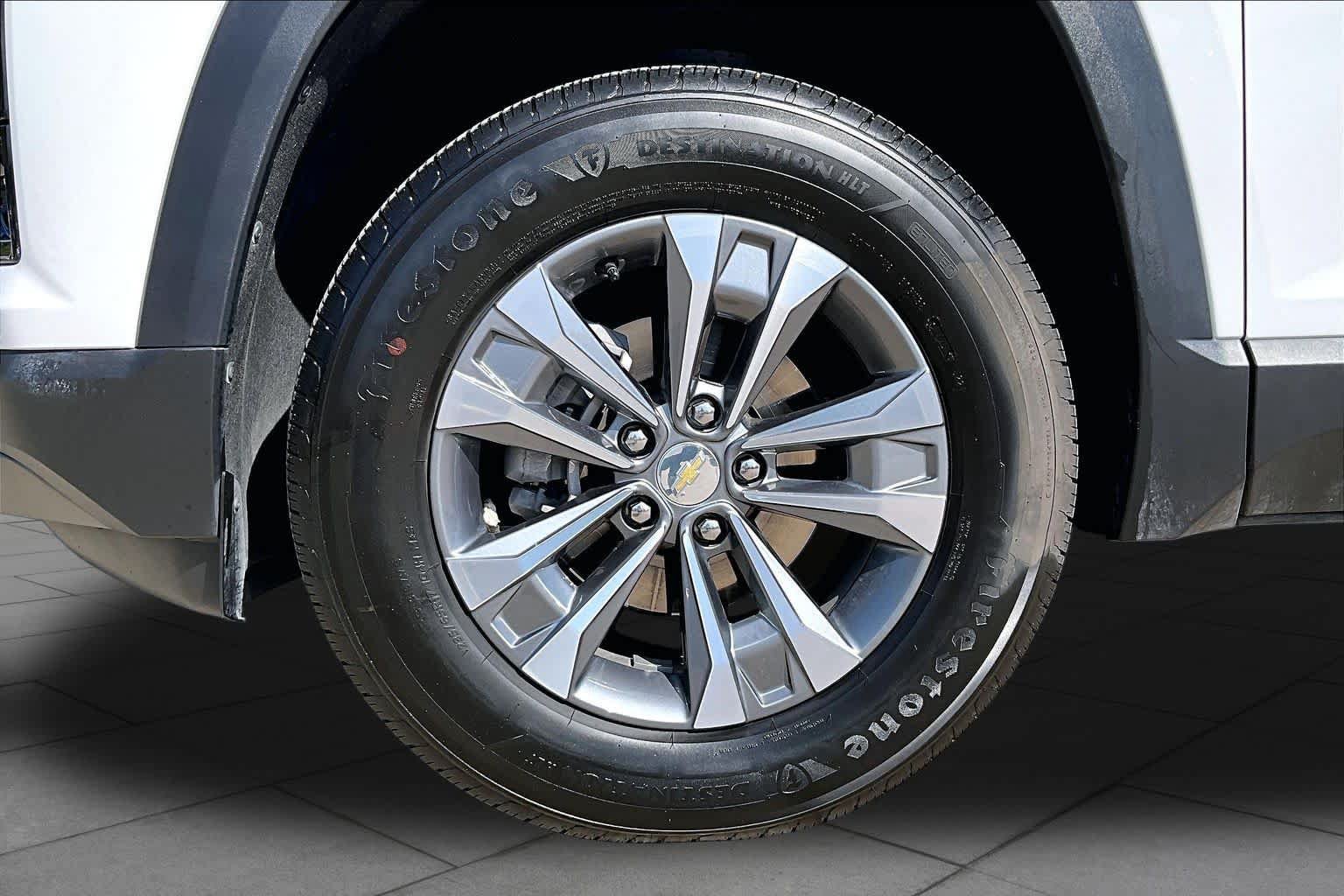 Used 2026 Chevrolet Equinox LT w/ Convenience Package II FWD image 11