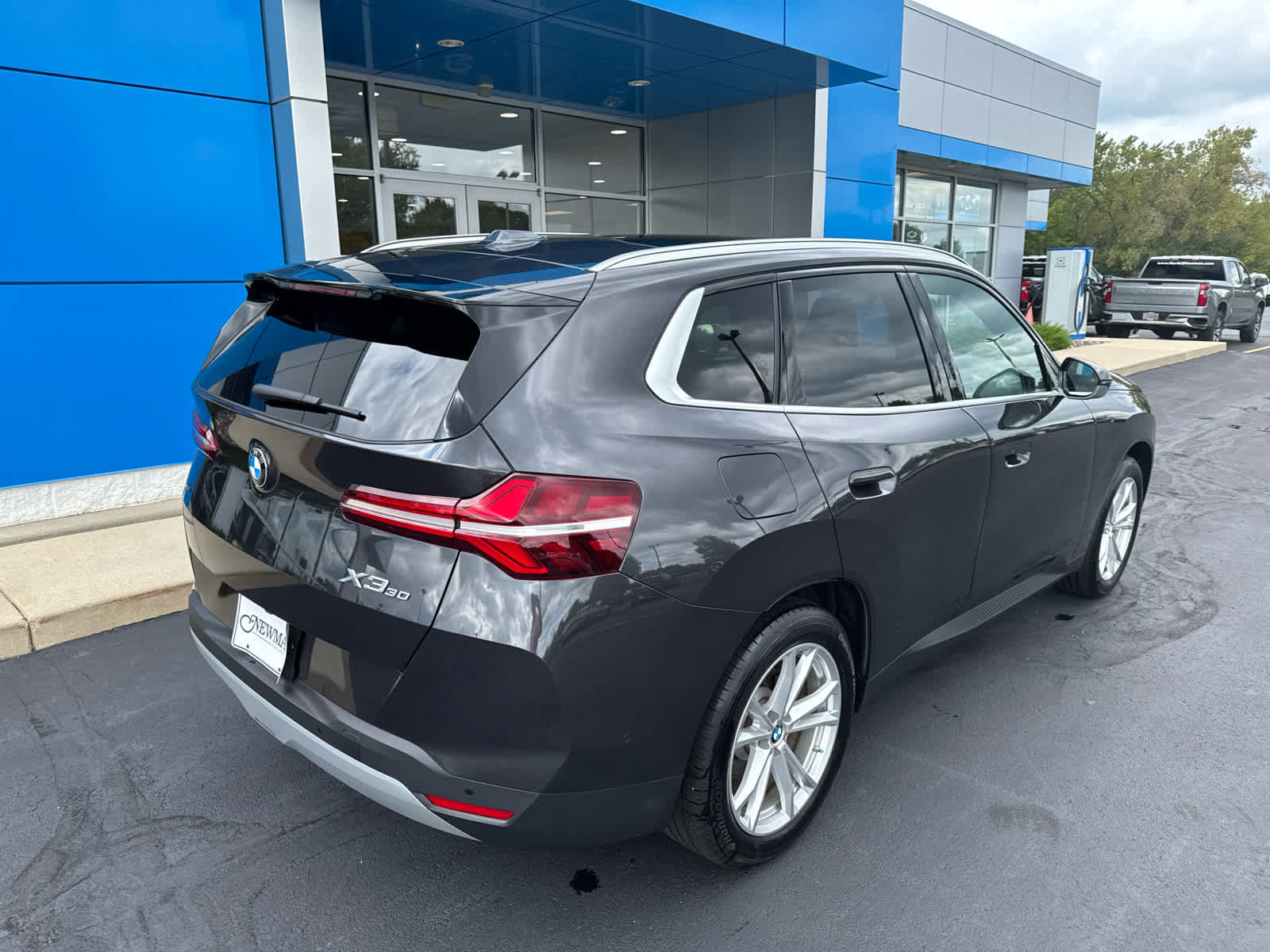 Used 2025 BMW X3 xDrive30i w/ Convenience Package AWD/4WD image 9