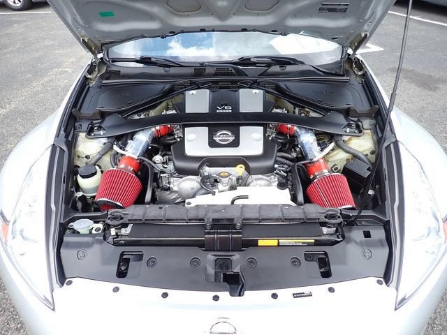Used 2010 Nissan 370Z Roadster RWD image 14