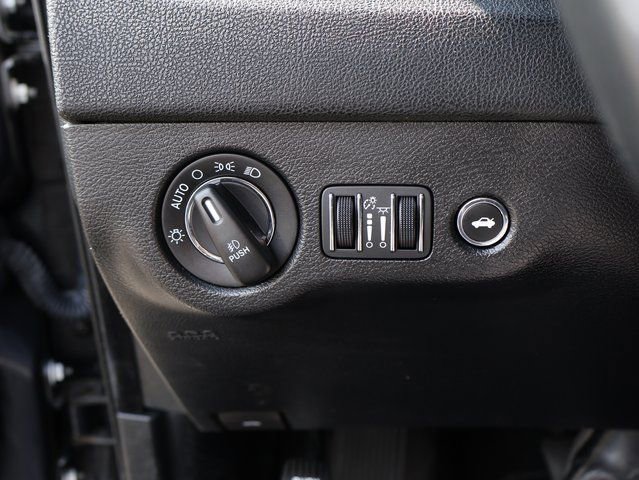 Used 2019 Chrysler 300 S image 34