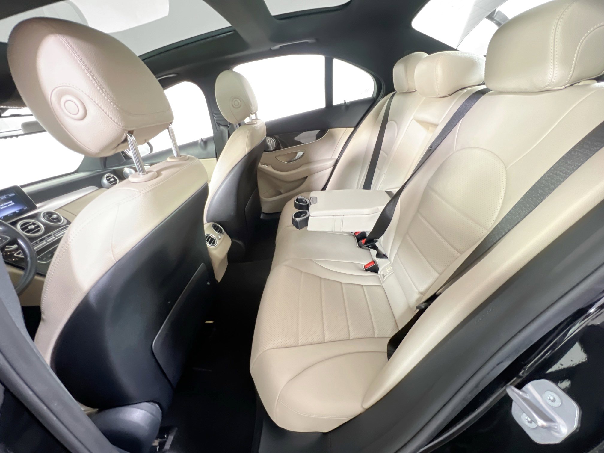 Used 2018 Mercedes-Benz C 300 4MATIC image 25