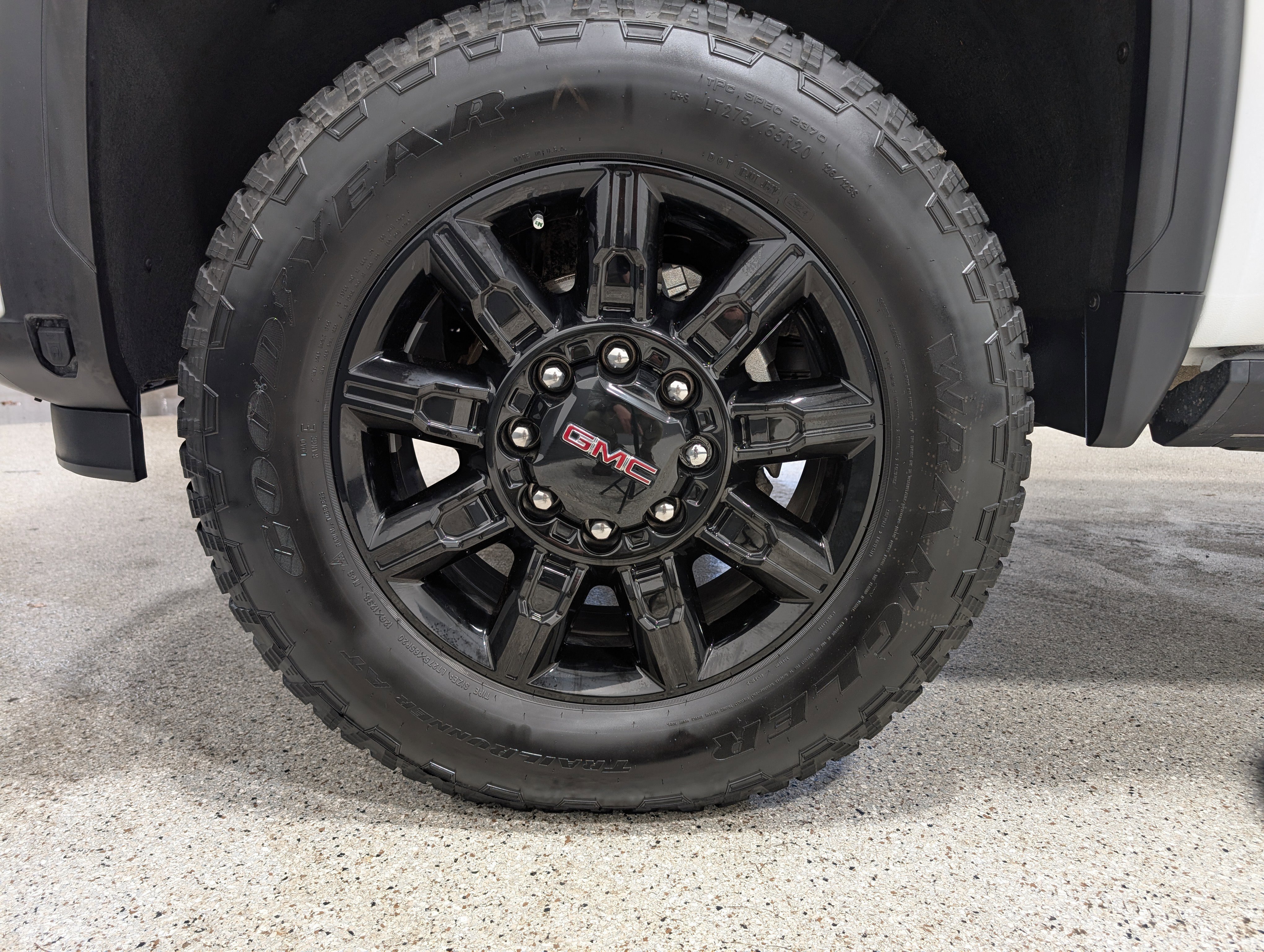 Used 2025 GMC Sierra 2500 AT4 w/ AT4 Premium Plus Package image 12