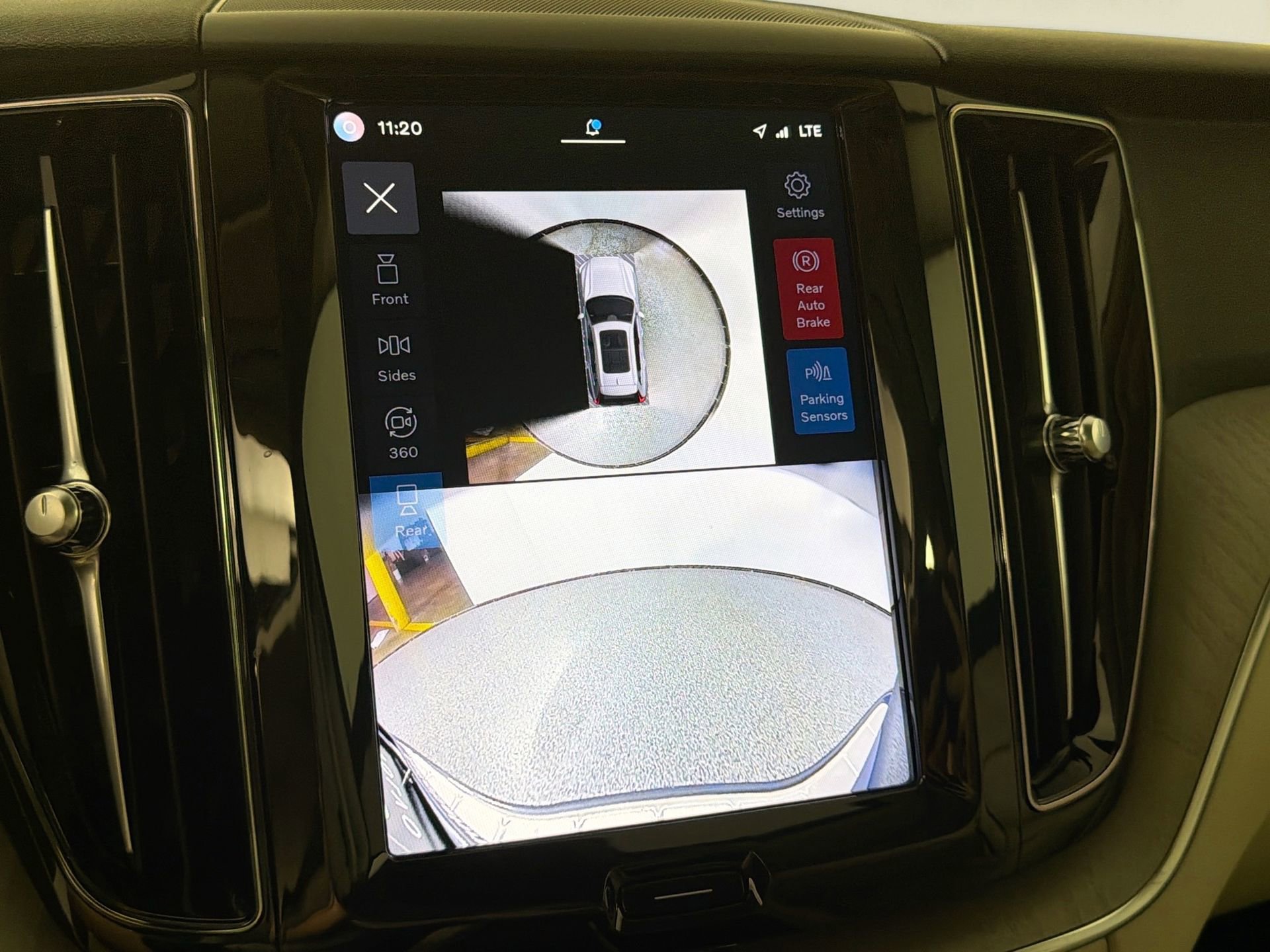 Certified 2024 Volvo XC60 B5 Plus w/ Protection Package Premier AWD/4WD image 14