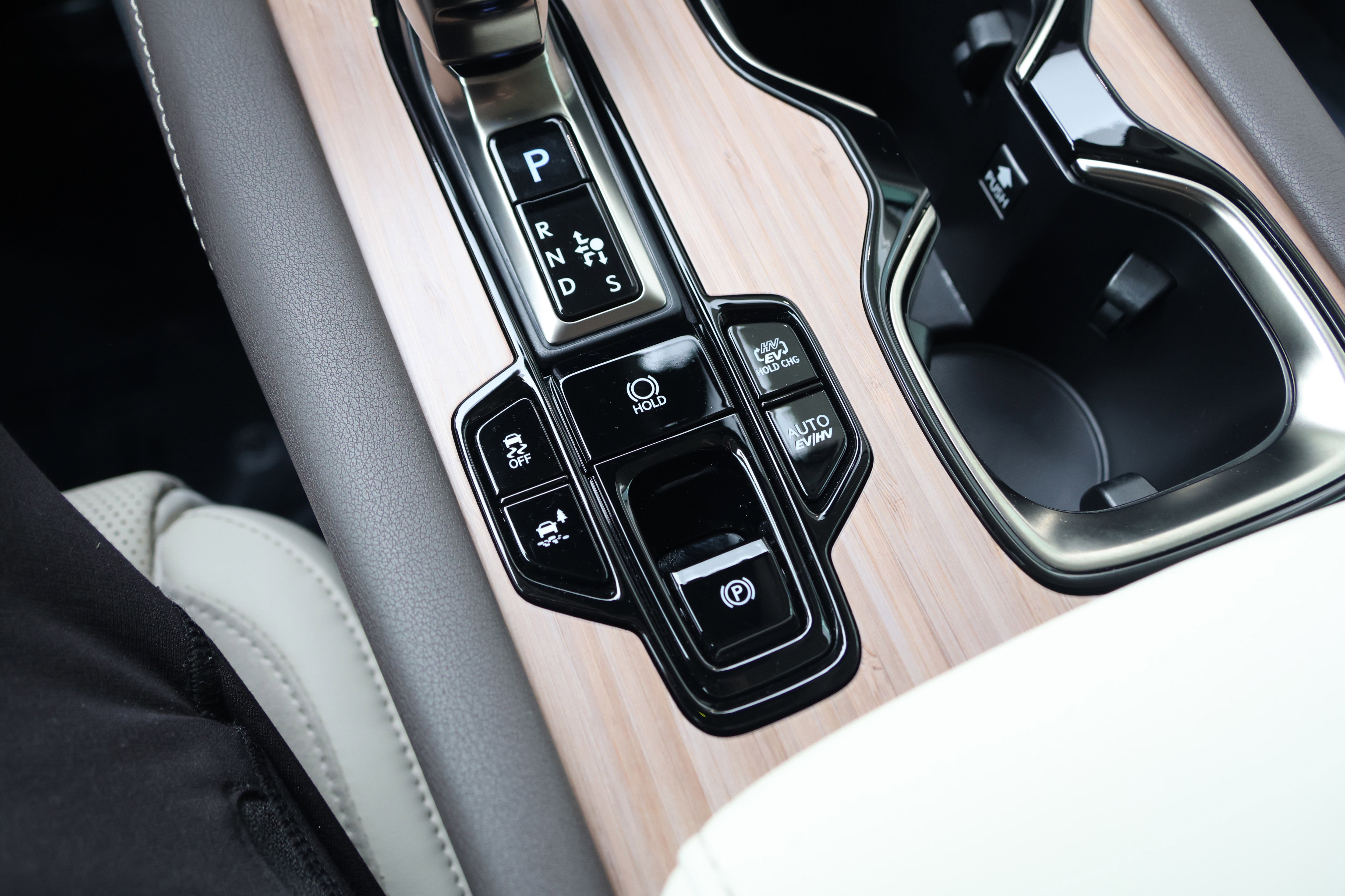 Certified 2025 Lexus RX 450h AWD w/ Convenience Package image 31