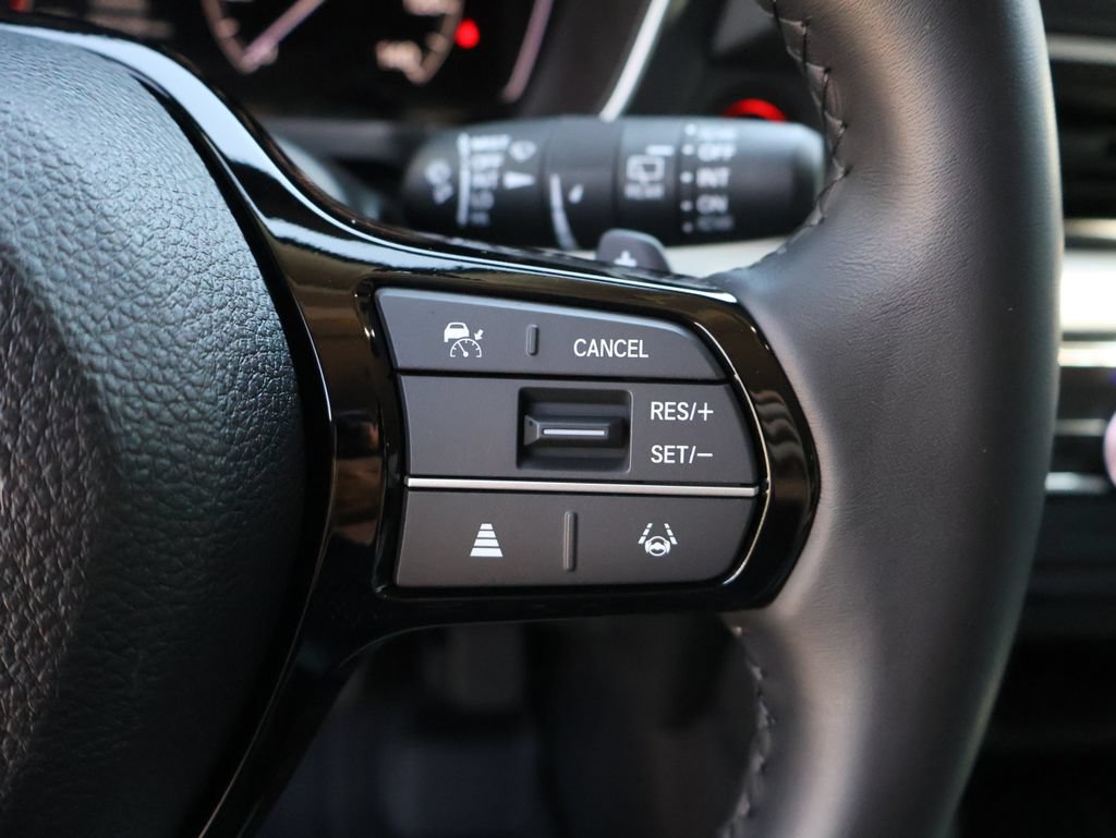 Used 2025 Honda Pilot EX-L image 36