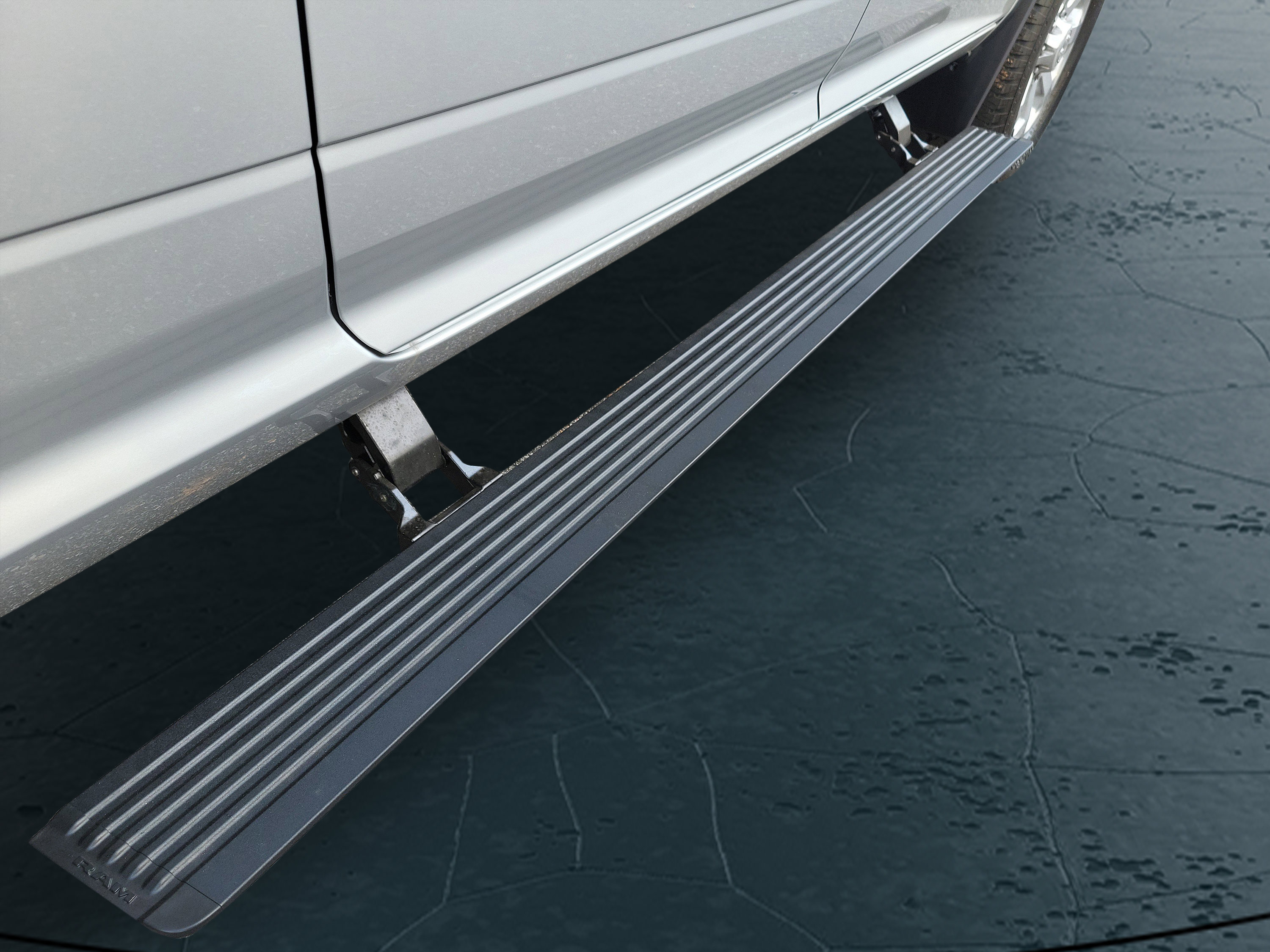 New 2026 RAM 2500 Laramie AWD/4WD image 14