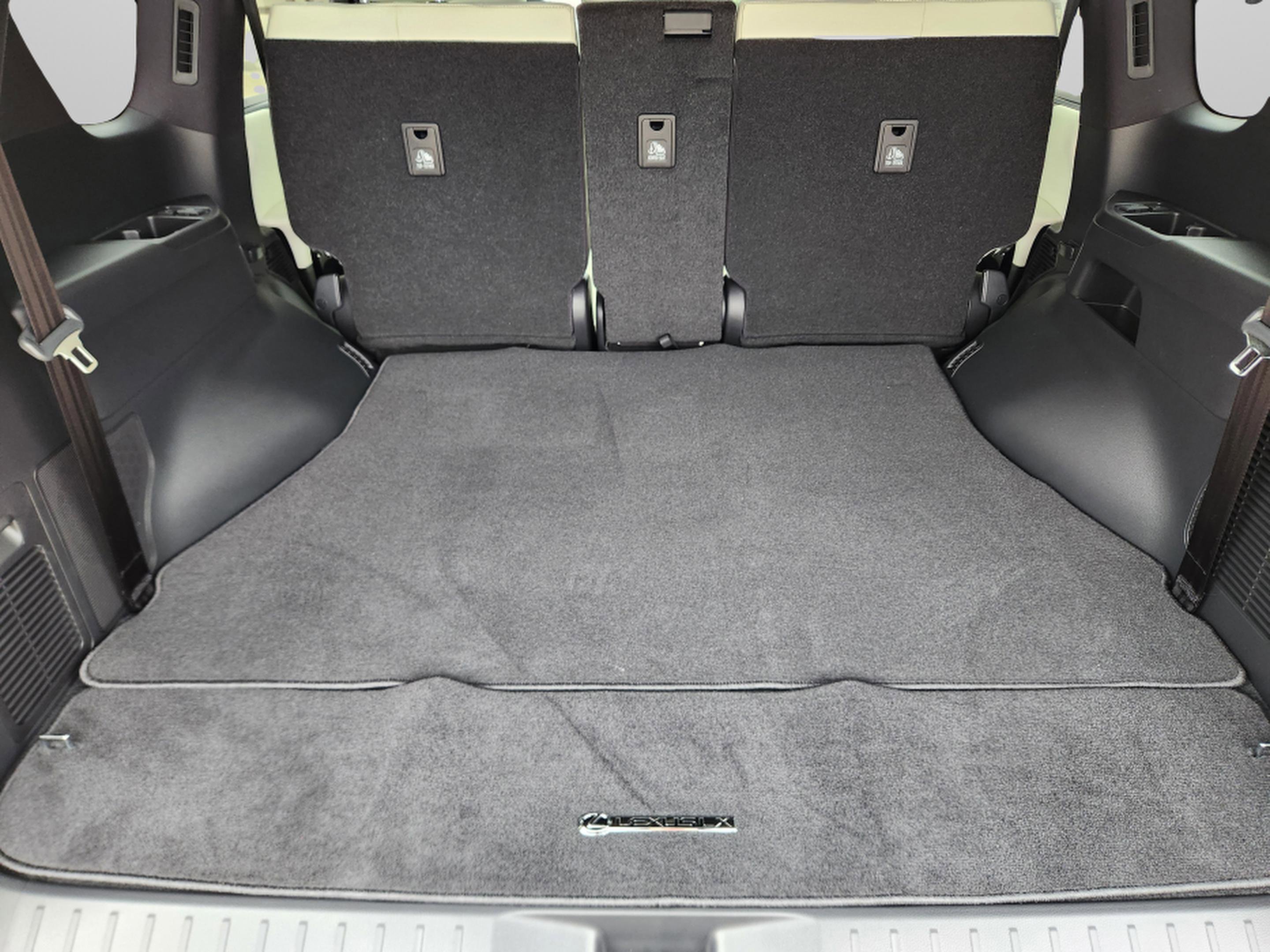 New 2026 Lexus LX 600 4WD w/ Luxury Package image 23