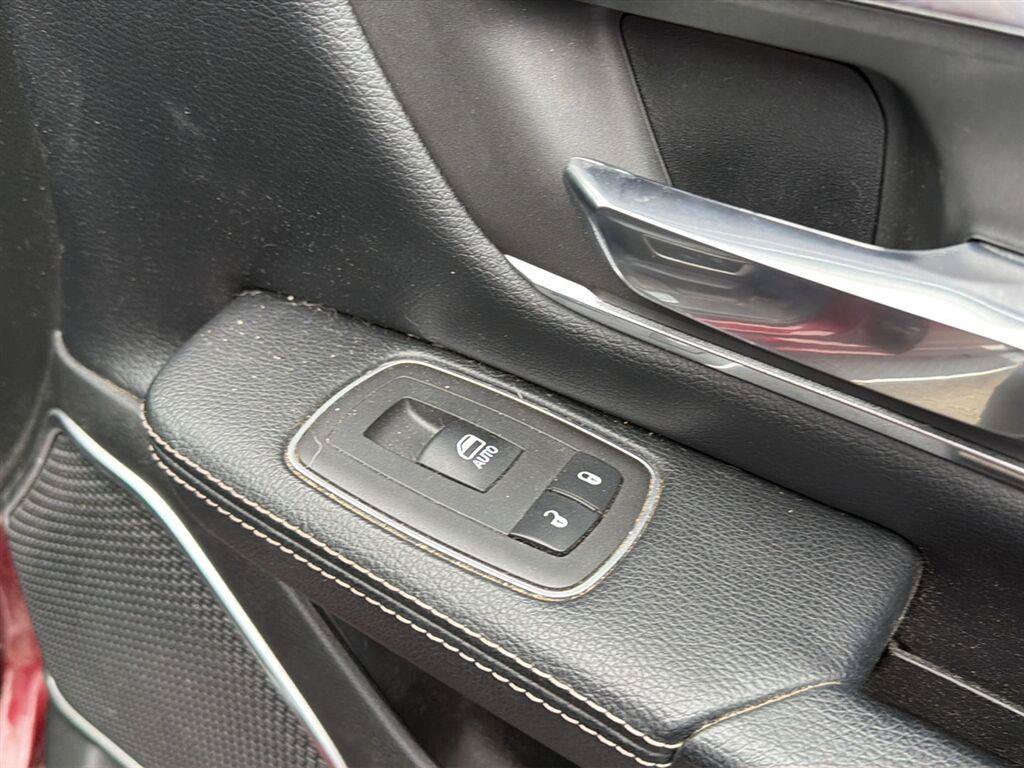Used 2019 RAM 1500 Laramie w/ Sport Appearance Package AWD/4WD image 7