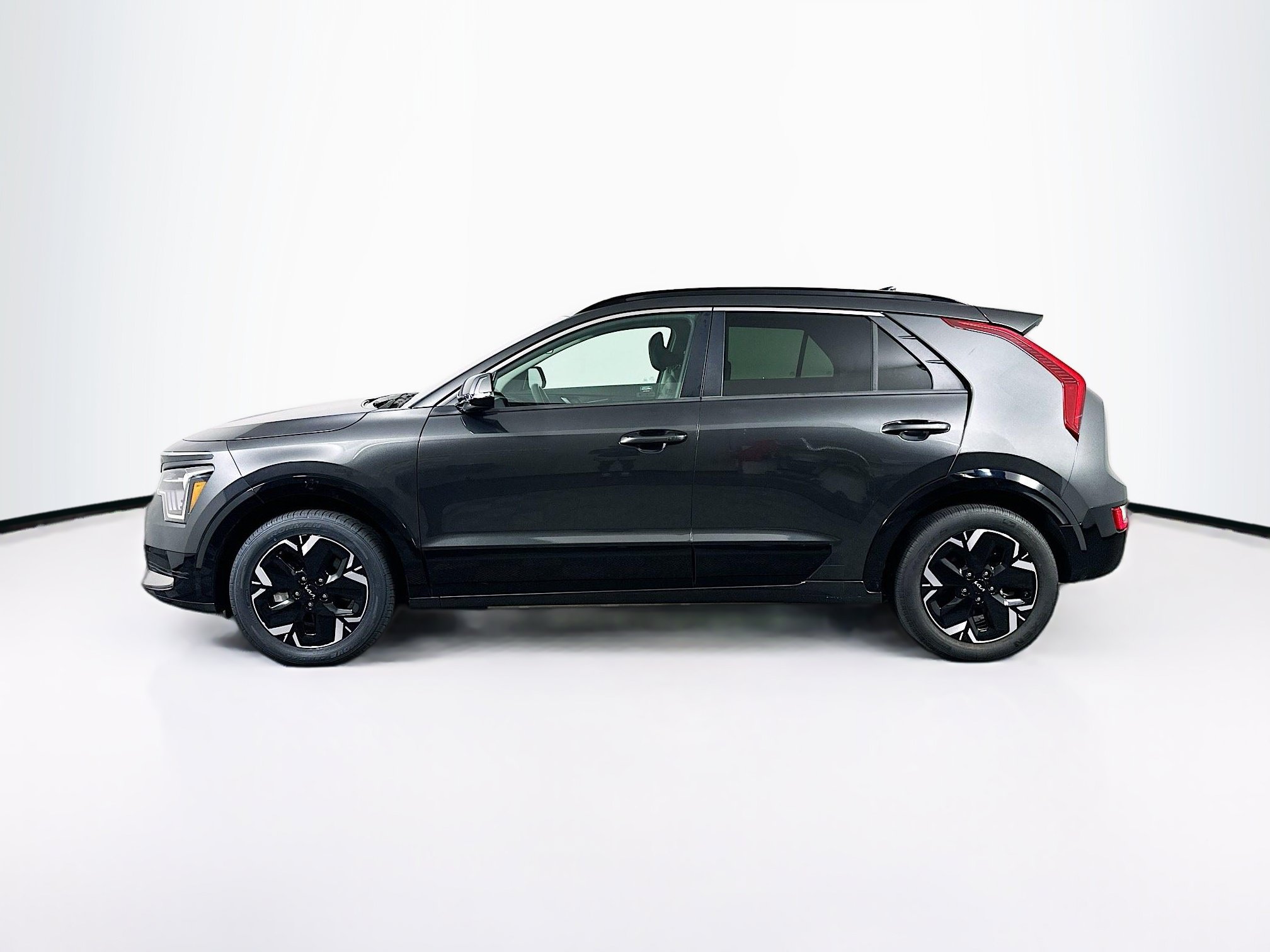 Used 2023 Kia Niro Wind w/ Wind Preserve Package FWD image 4