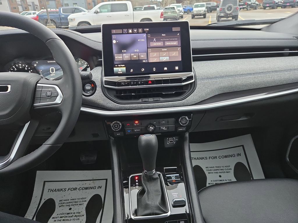 Used 2024 Jeep Compass Latitude image 22