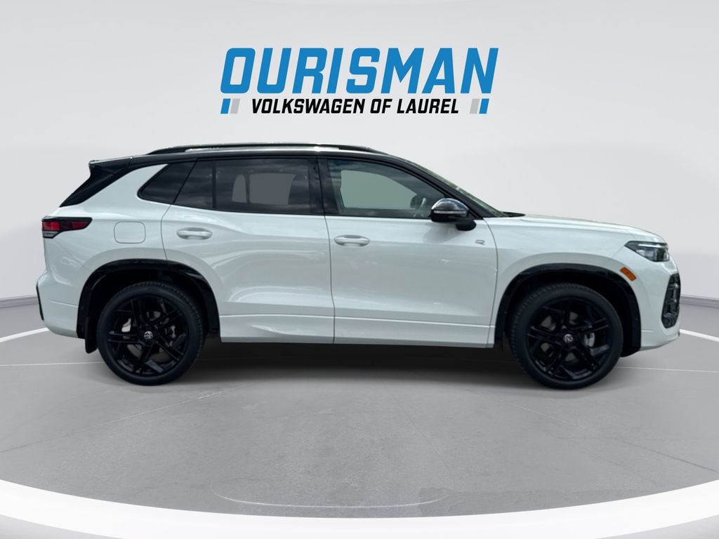 Used 2026 Volkswagen Tiguan SE R-Line AWD/4WD image 9