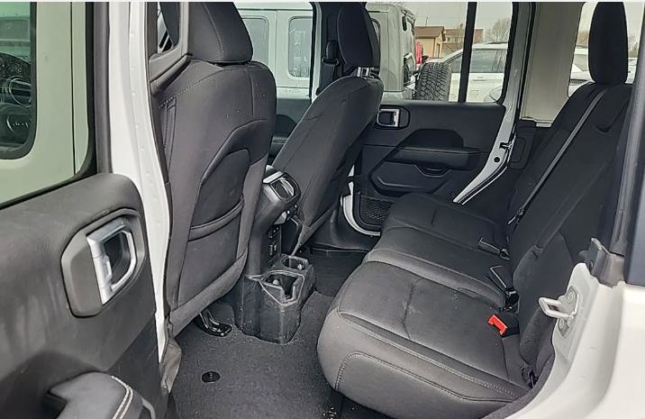 Used 2021 Jeep Wrangler Unlimited Sahara w/ Uconnect 4C Nav & Sound Group image 10