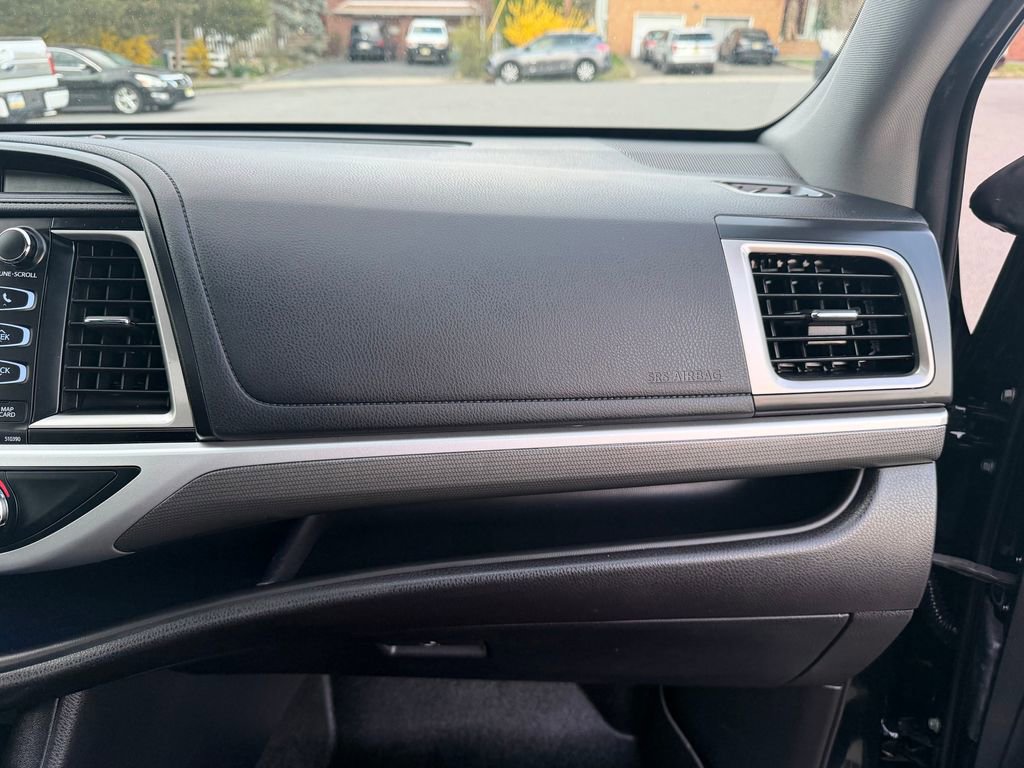 Used 2019 Toyota Highlander SE AWD/4WD image 31