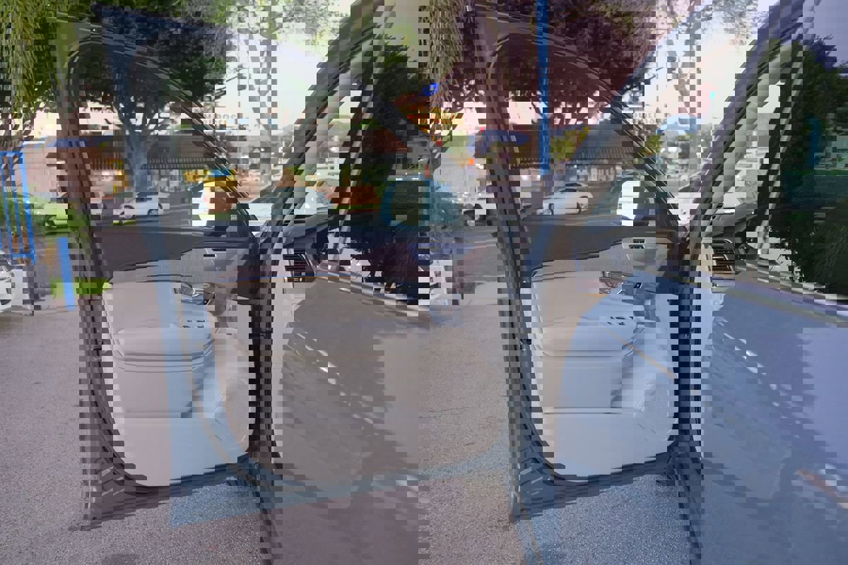 Used 2020 Volvo XC90 T8 Inscription w/ Protection Package Premier image 9