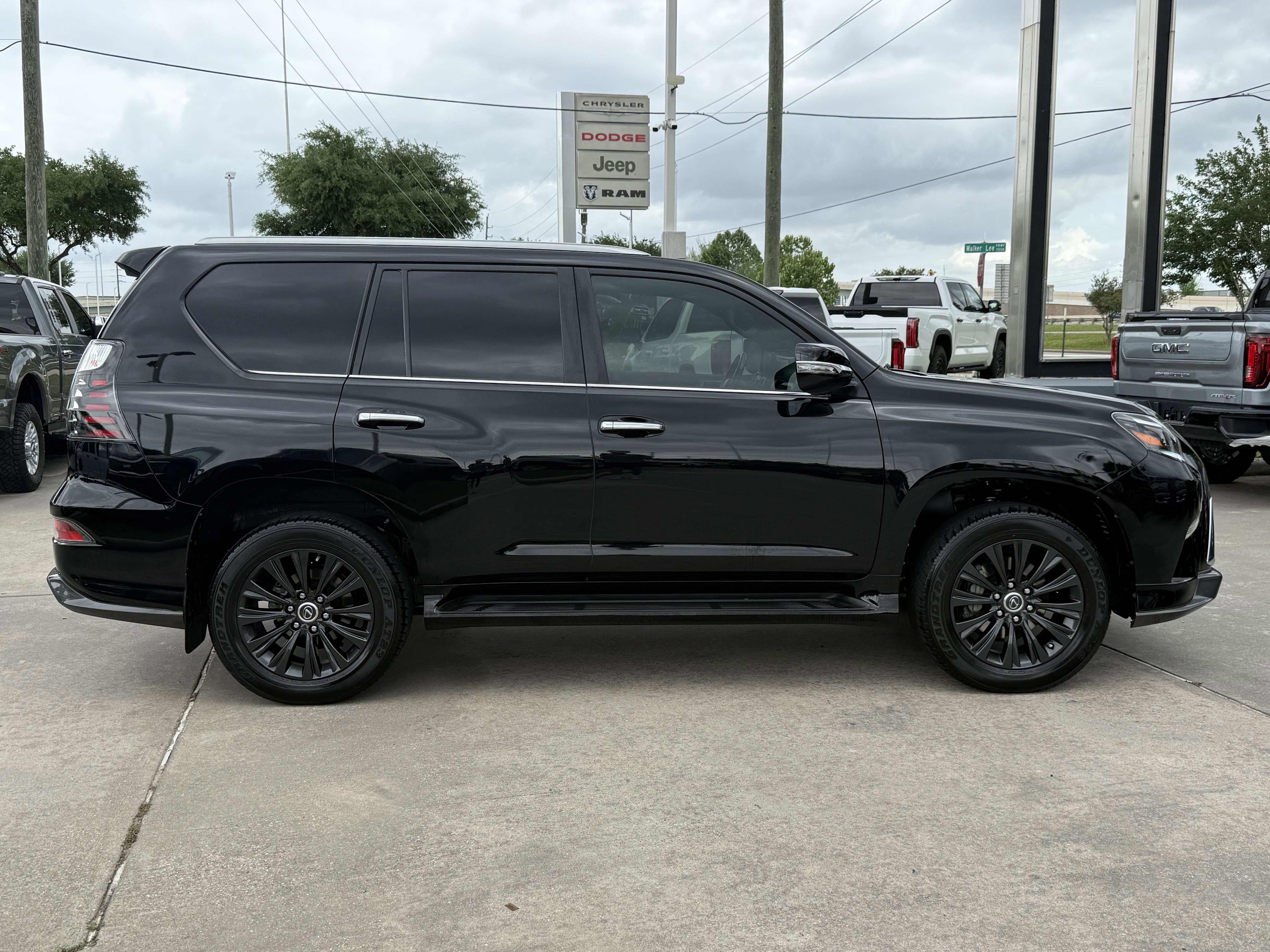 Used 2023 Lexus GX 460 Premium image 3
