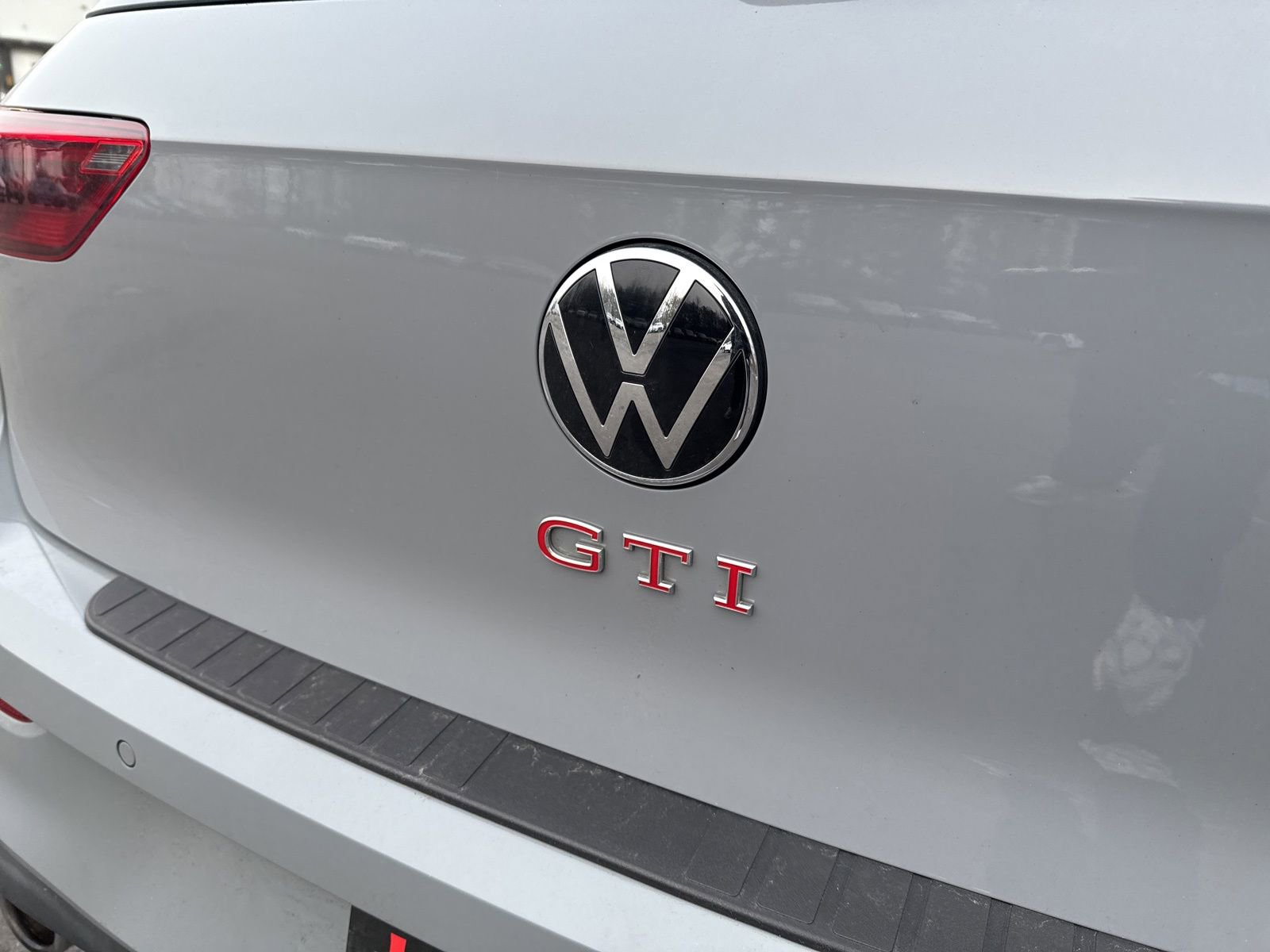 Used 2022 Volkswagen GTI SE image 10