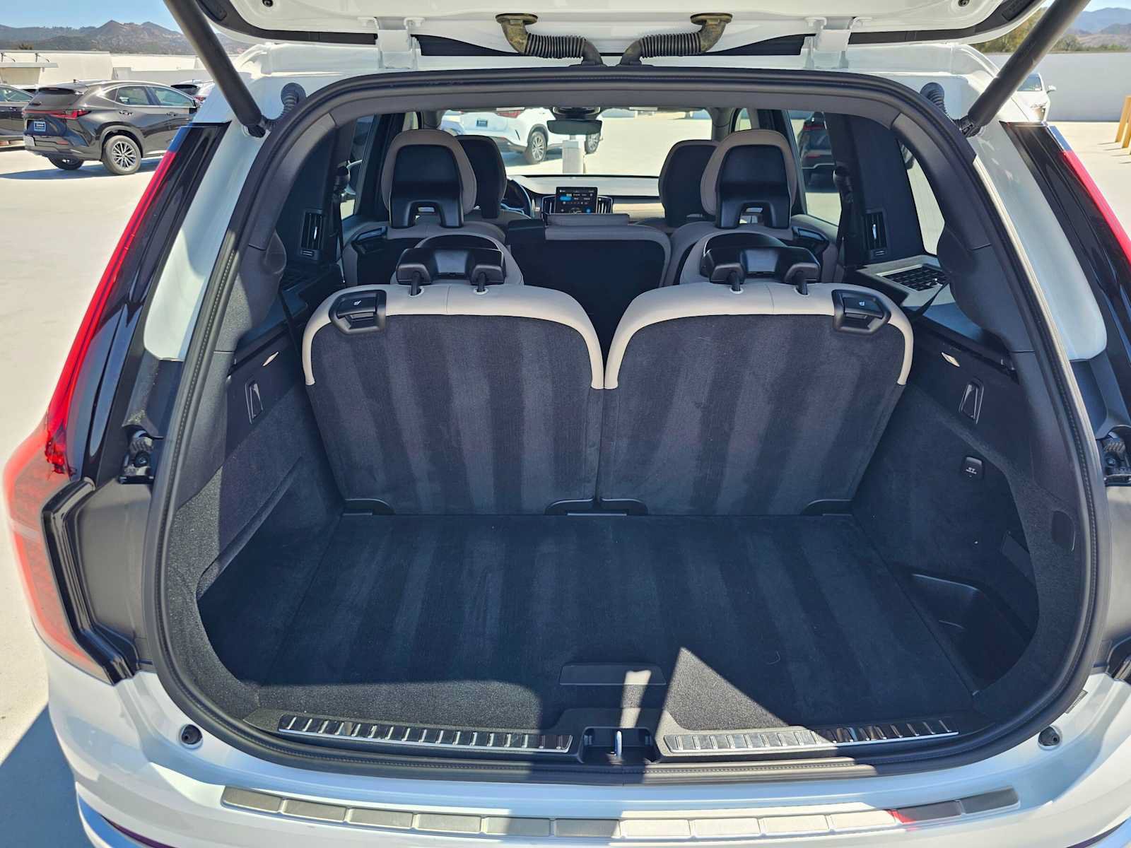 Used 2025 Volvo XC90 B6 Core w/ Climate Package AWD/4WD image 15