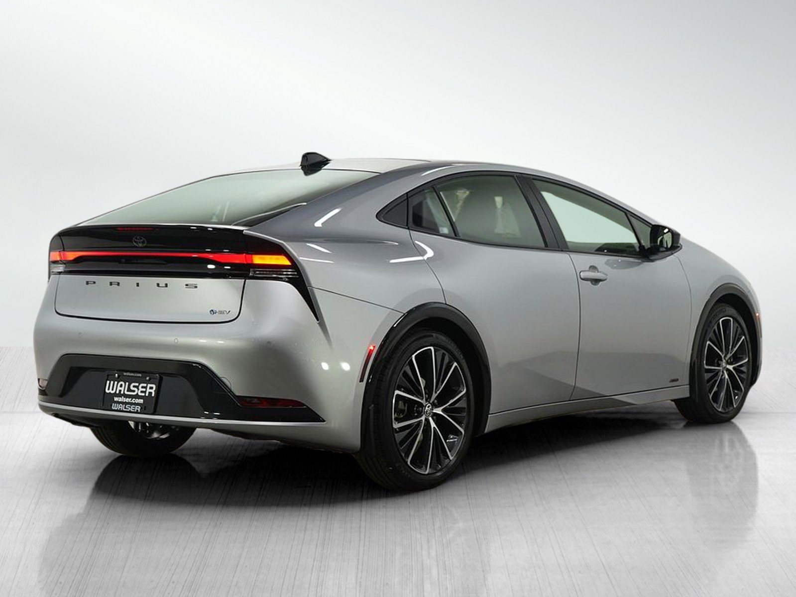 Used 2025 Toyota Prius Limited image 7