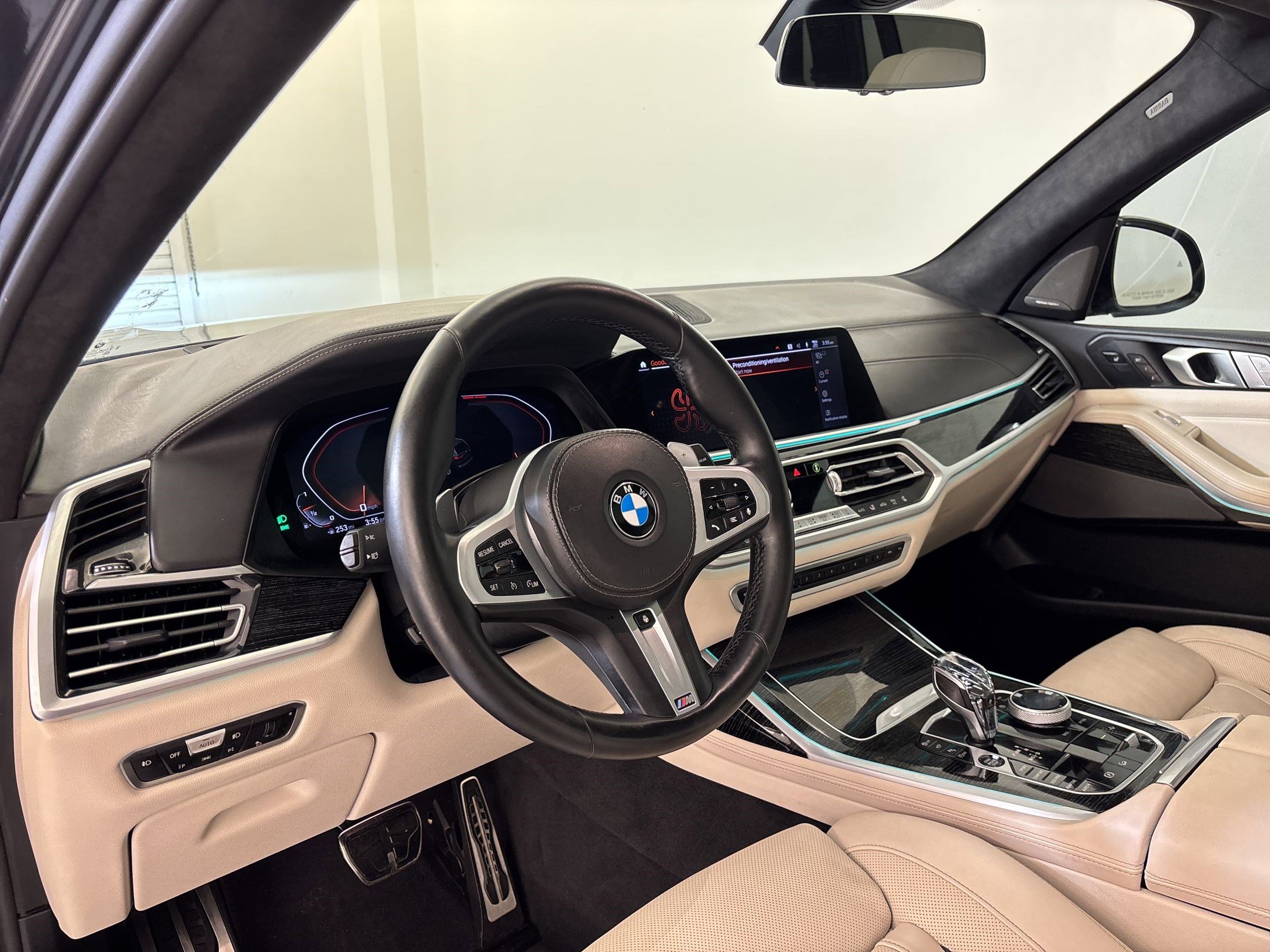 Used 2021 BMW X7 M50i w/ Dynamic Handling Package AWD/4WD image 4