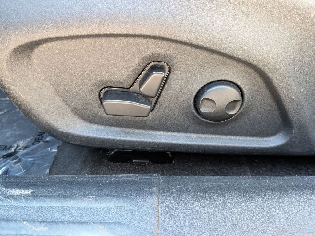 Used 2025 Jeep Compass Limited image 14