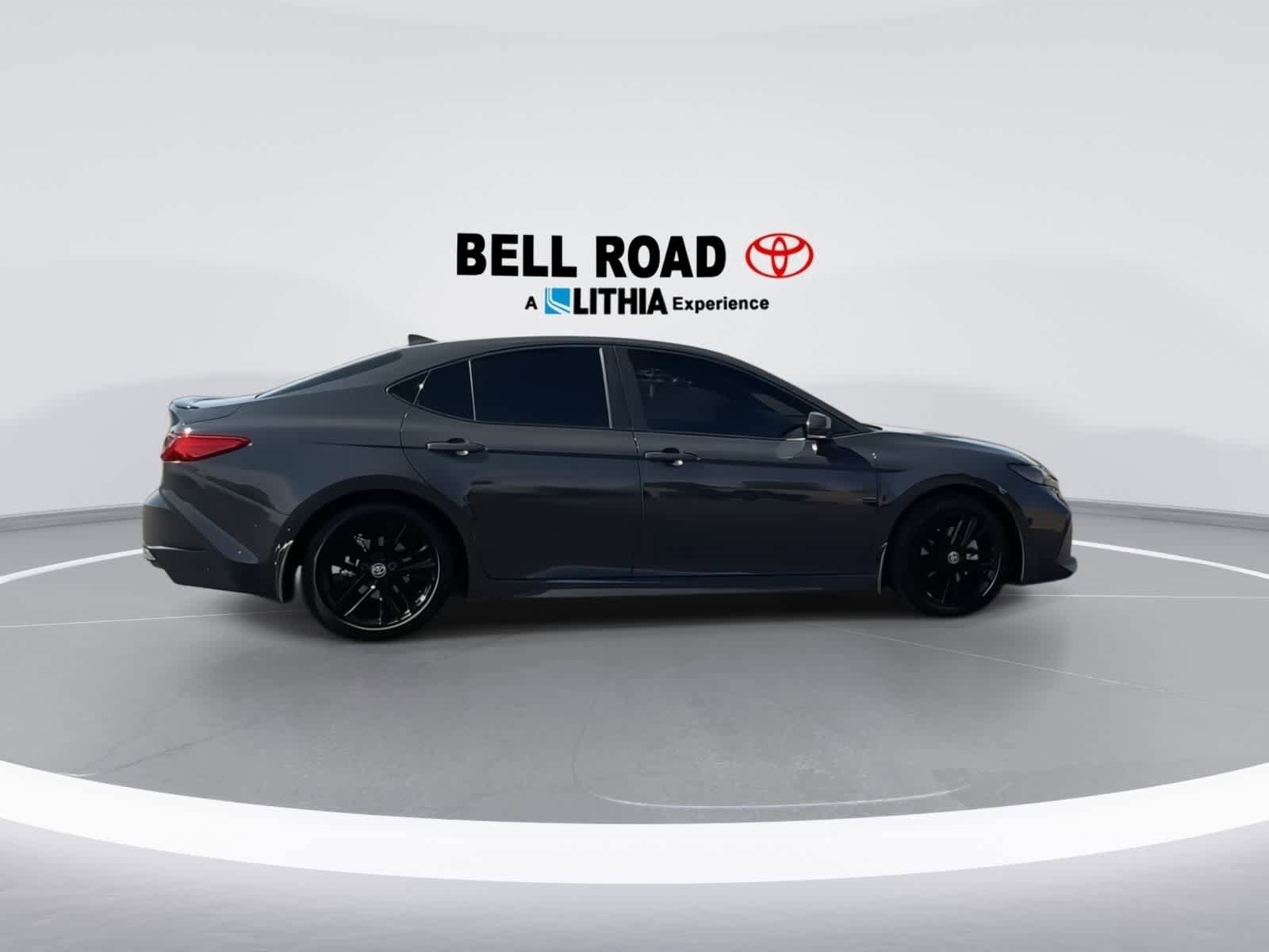 Used 2025 Toyota Camry SE FWD image 9