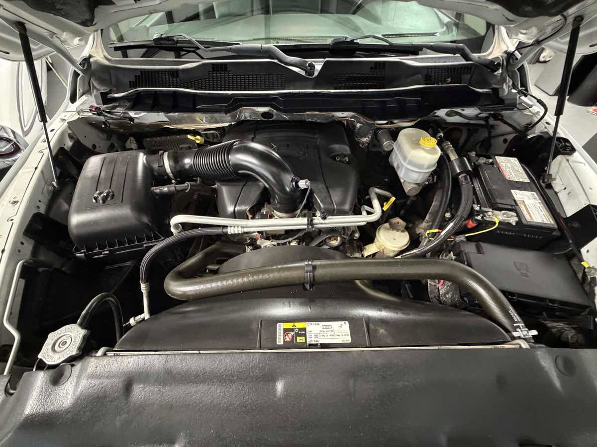 Used 2015 RAM 3500 Tradesman w/ Power & Remote Entry Group image 22