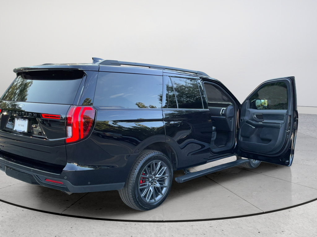 Used 2025 Ford Expedition Platinum w/ Stealth Performance Package AWD/4WD image 40