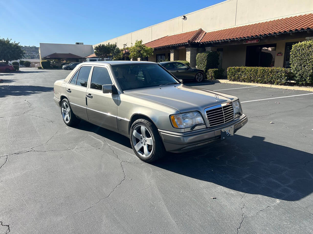 Used 1994 Mercedes-Benz E 320 Sedan image 7