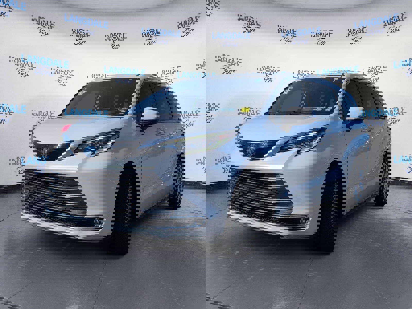 Used 2022 Toyota Sienna Platinum image 11