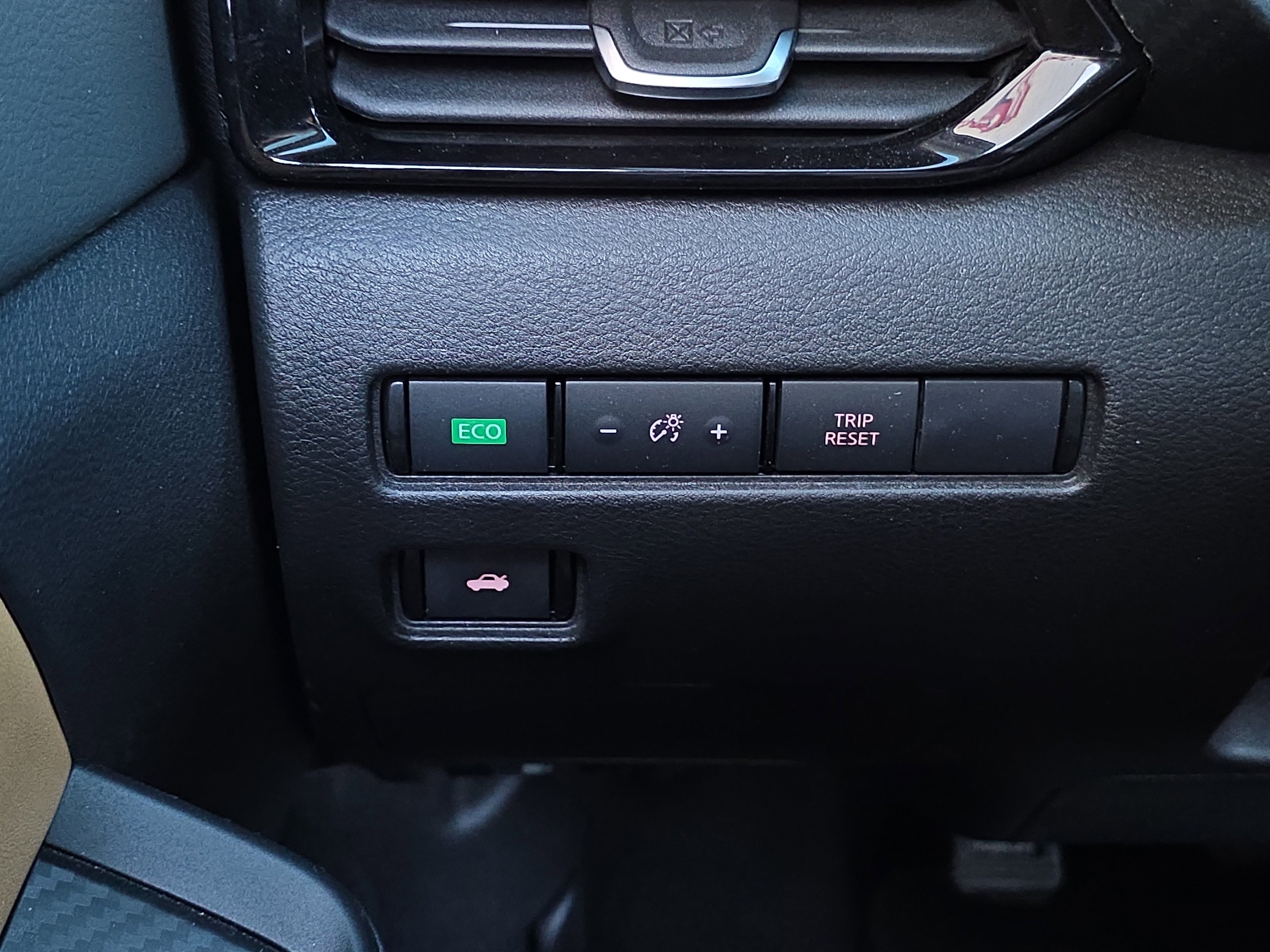 Used 2021 Nissan Sentra SV w/ SV Premium Package image 24