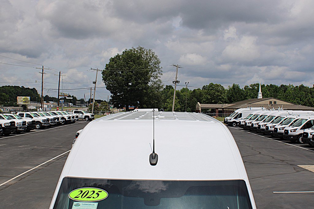 Used 2025 Mercedes-Benz Sprinter 2500 image 21