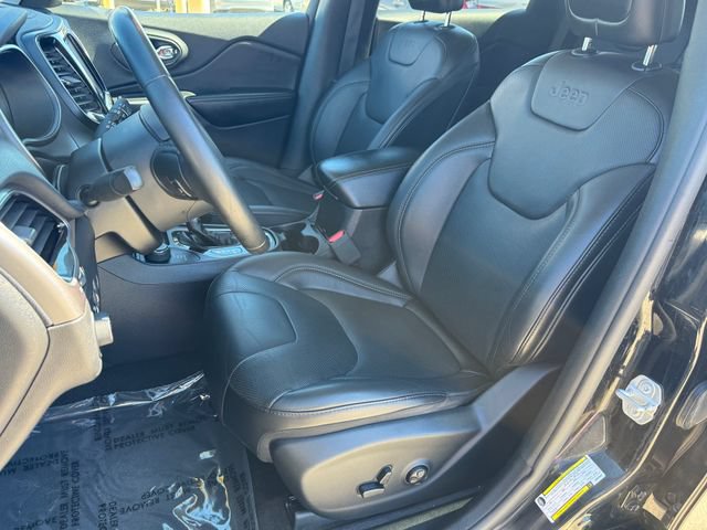 Used 2019 Jeep Cherokee Limited AWD/4WD image 16