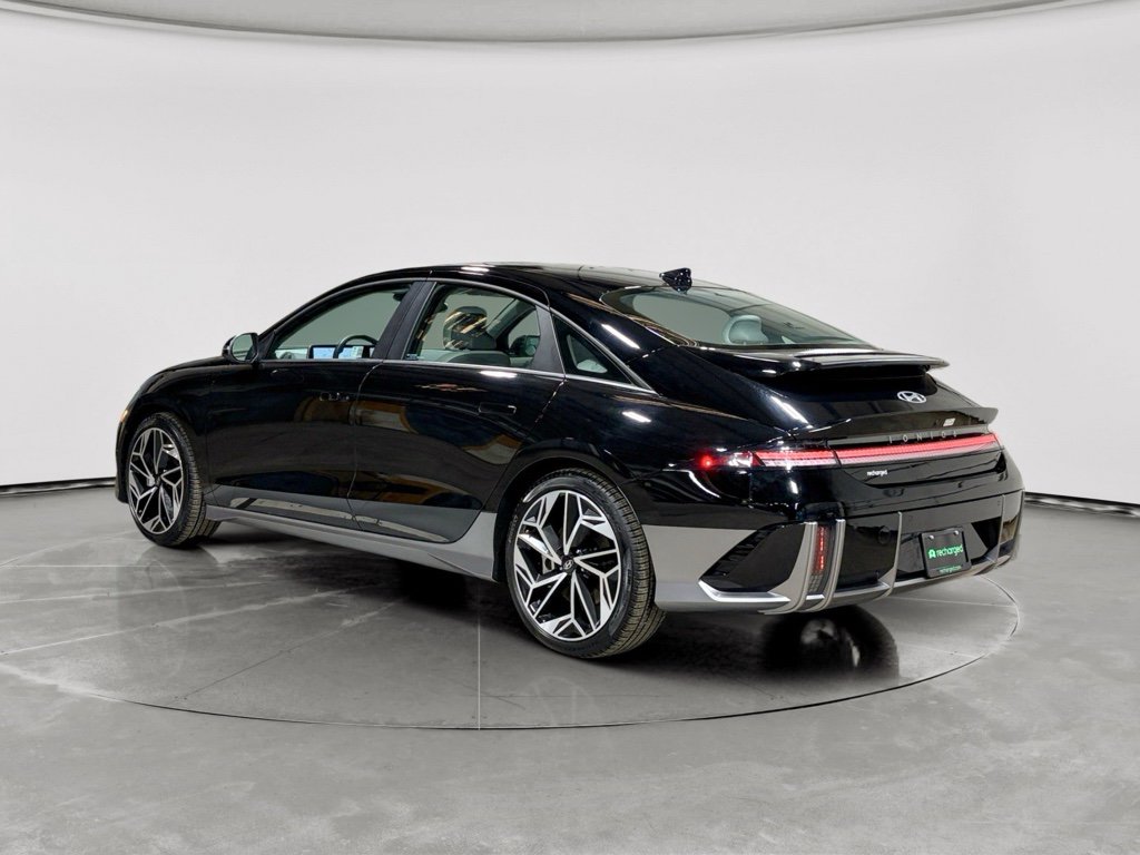 Used 2024 Hyundai Ioniq 6 SEL image 2