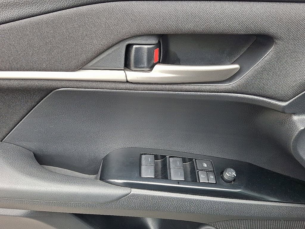Used 2025 Toyota Camry LE FWD image 13