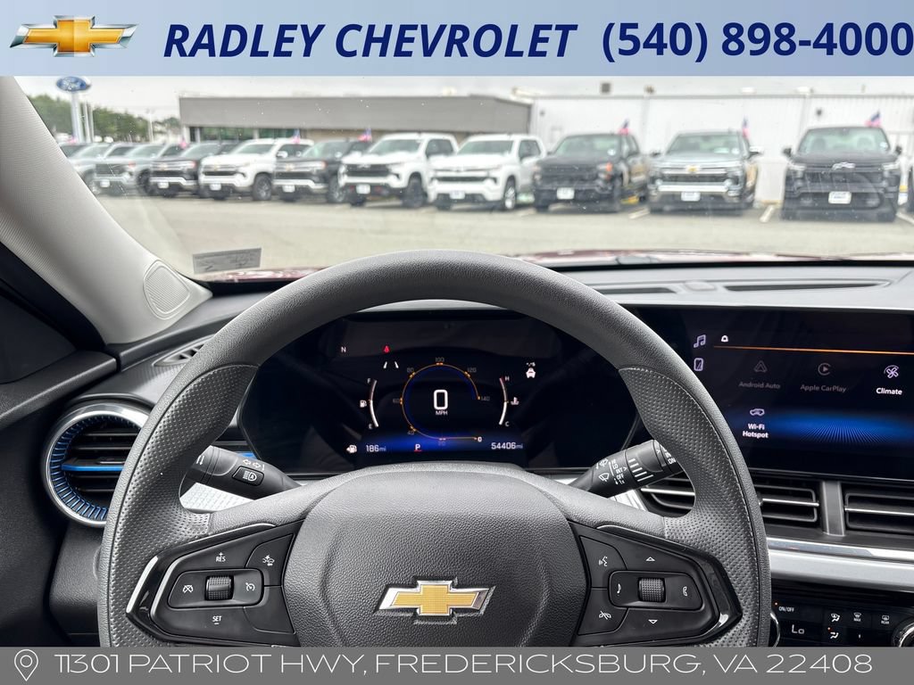 Used 2025 Chevrolet Trax LT FWD image 11