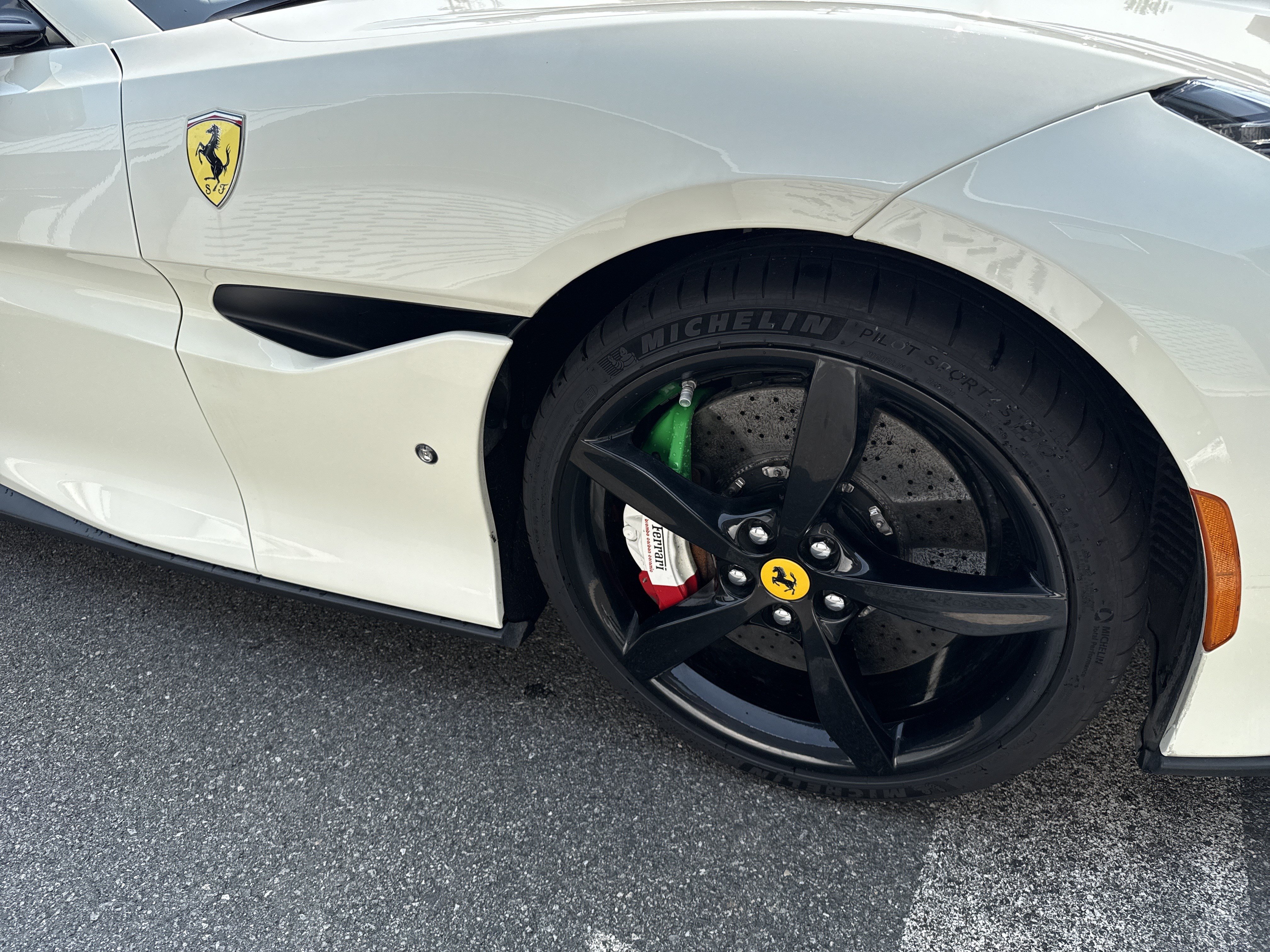 Used 2019 Ferrari Portofino RWD image 24