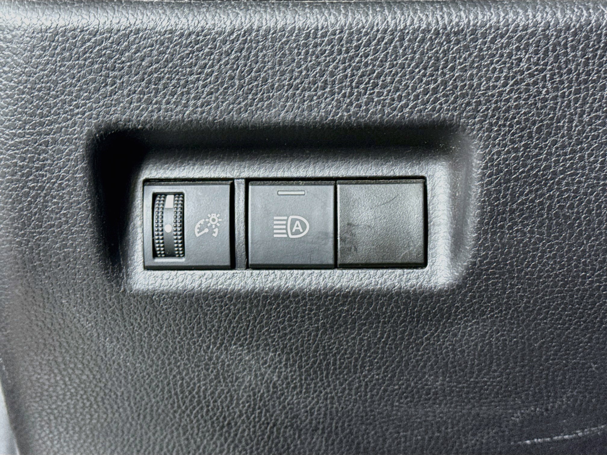 Certified 2025 Toyota RAV4 LE AWD/4WD image 10