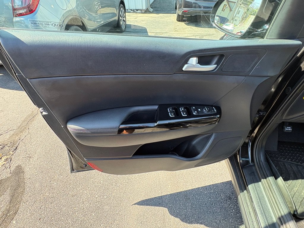 Used 2022 Kia Sportage EX AWD/4WD image 8