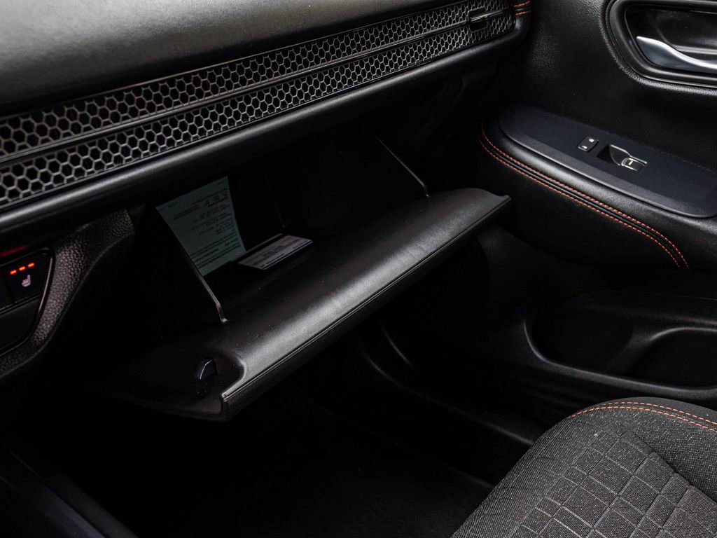 Used 2025 Honda HR-V Sport image 19