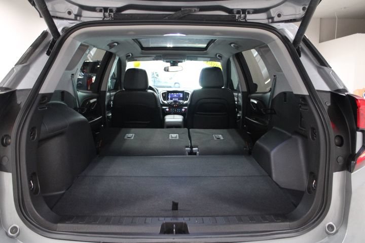 Used 2024 GMC Terrain SLT w/ Tech Package AWD/4WD image 14